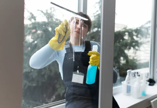 Nettoyage de vitres intérieures et extérieures à Campénéac